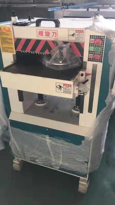 壓刨操作注意事項(xiàng)